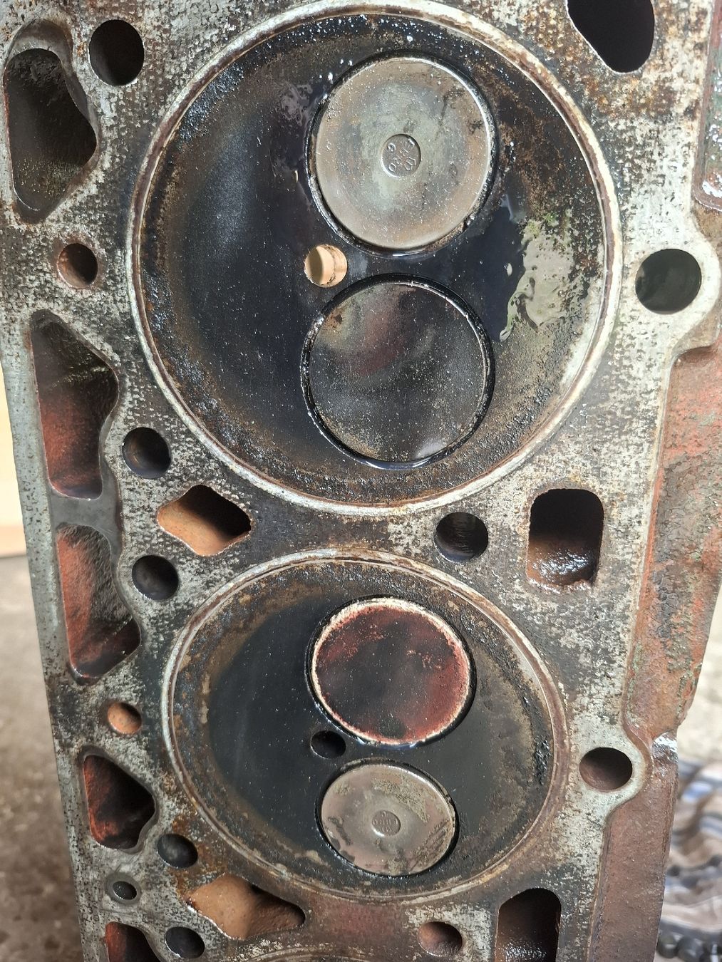 Altro per industria metallurgica: Bührer Zylinderkopf Ford EBRO OF18 – Usato da Aeschau venduto da Elu2000 4