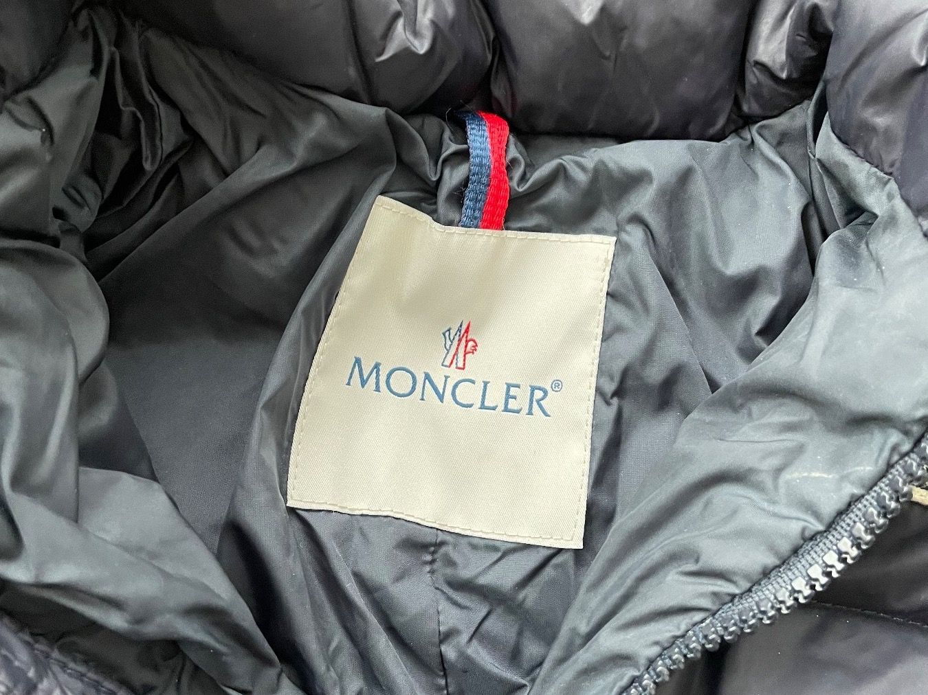 Moncler Giacche & Cappotti: Combinaison hiver bébé Moncler avec fourrure – Usato da La Chaux-de-Fonds venduto da Kent_walker 4