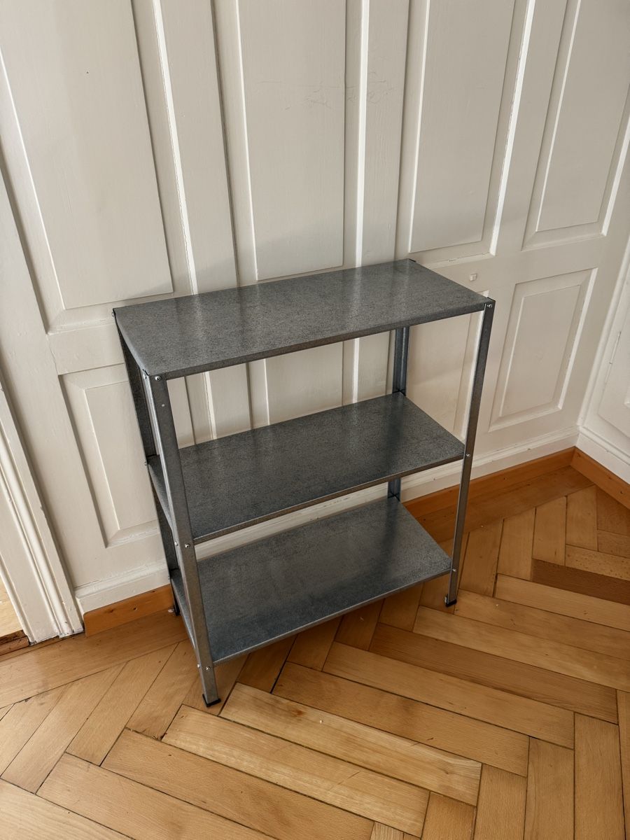 Regale: 4x Hyliss Ikea – Neu (gemäss Beschreibung) aus St. Gallen von nicolajesteban
