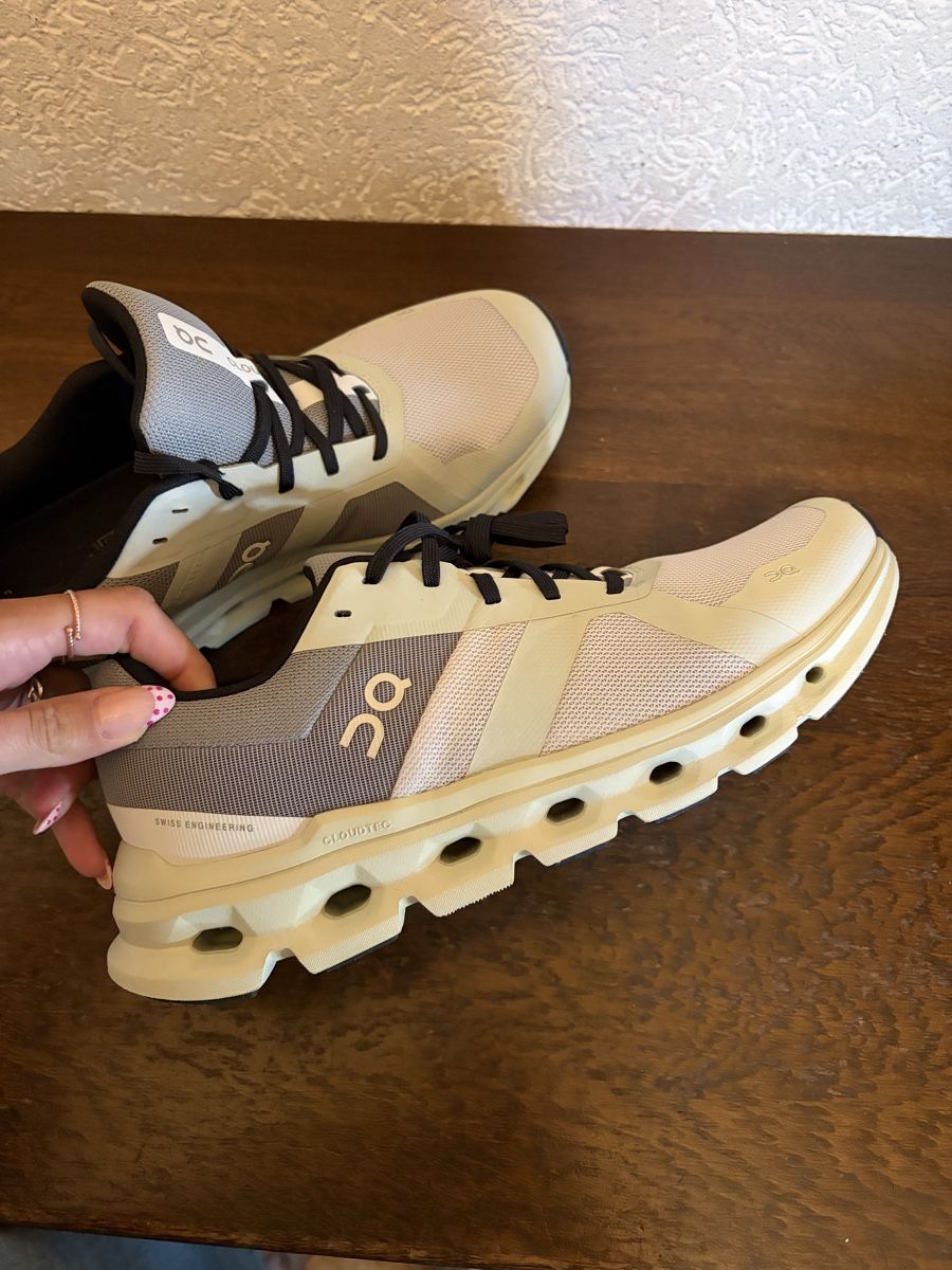 On Chaussures femmes: on cloudrunner jogging schuhe – Neuf (Voir description) à Winterthur par rahelaminxa2 1