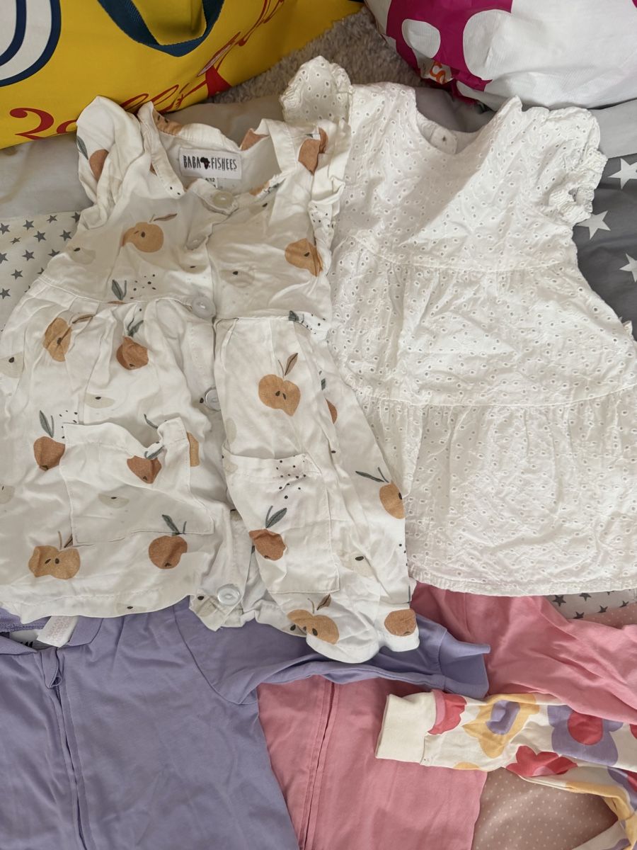 Lotti & Set di vestiti: Girls bundle size 74 including zip onesies – Usato da Thalwil venduto da jen_vk22 4