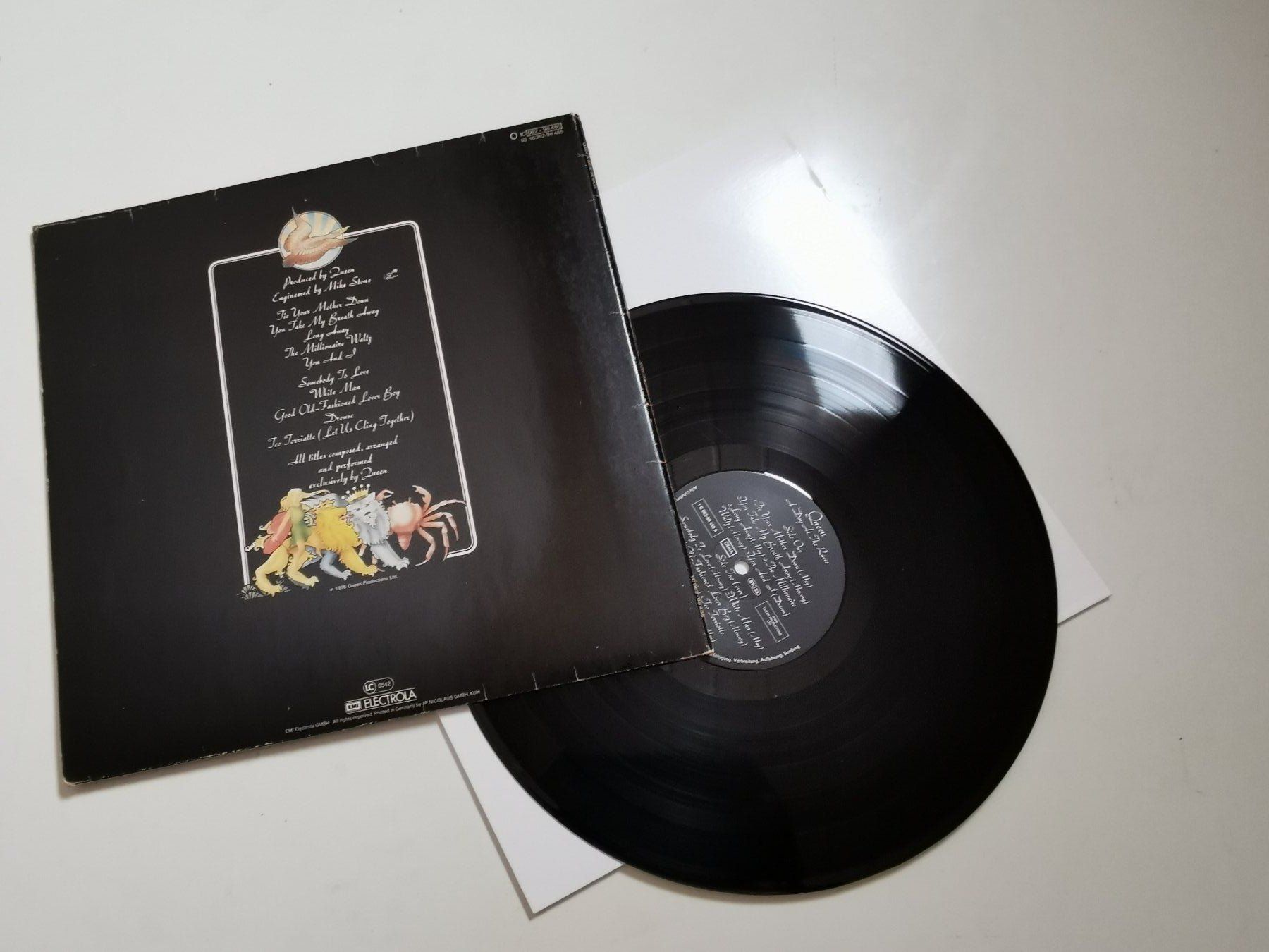 Dischi in vinile: QUEEN - A DAY AT THE RACES – Usato da Grafenried venduto da House-of-Oldies 1