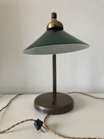 Antike Schreibtischlampe mit grünem Lampenschirm