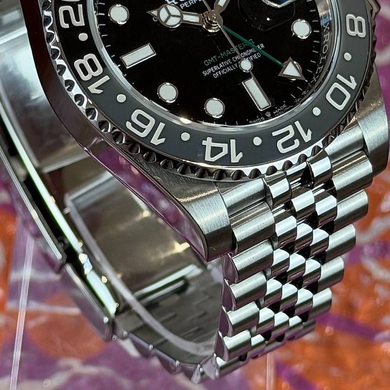 Orologi: Rolex GMT-Master II "Bruce Wayne" 126710GRNR – Usato da Genève venduto da minty.watches 6