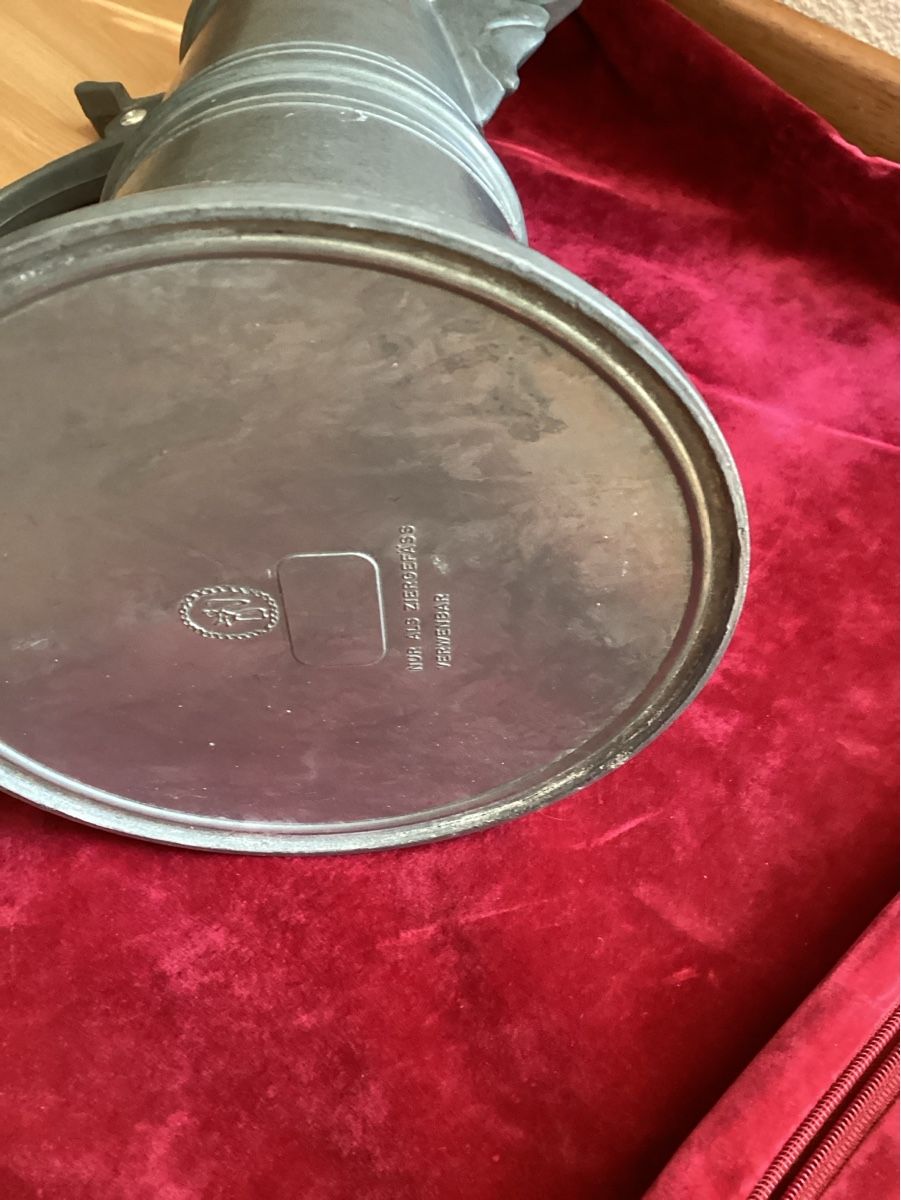Alle Dekorationen: Antiker Gr. Zinnkrug mit Deckel gebraucht zur Dekoration – Gebraucht aus Nunningen von Vintage59 6