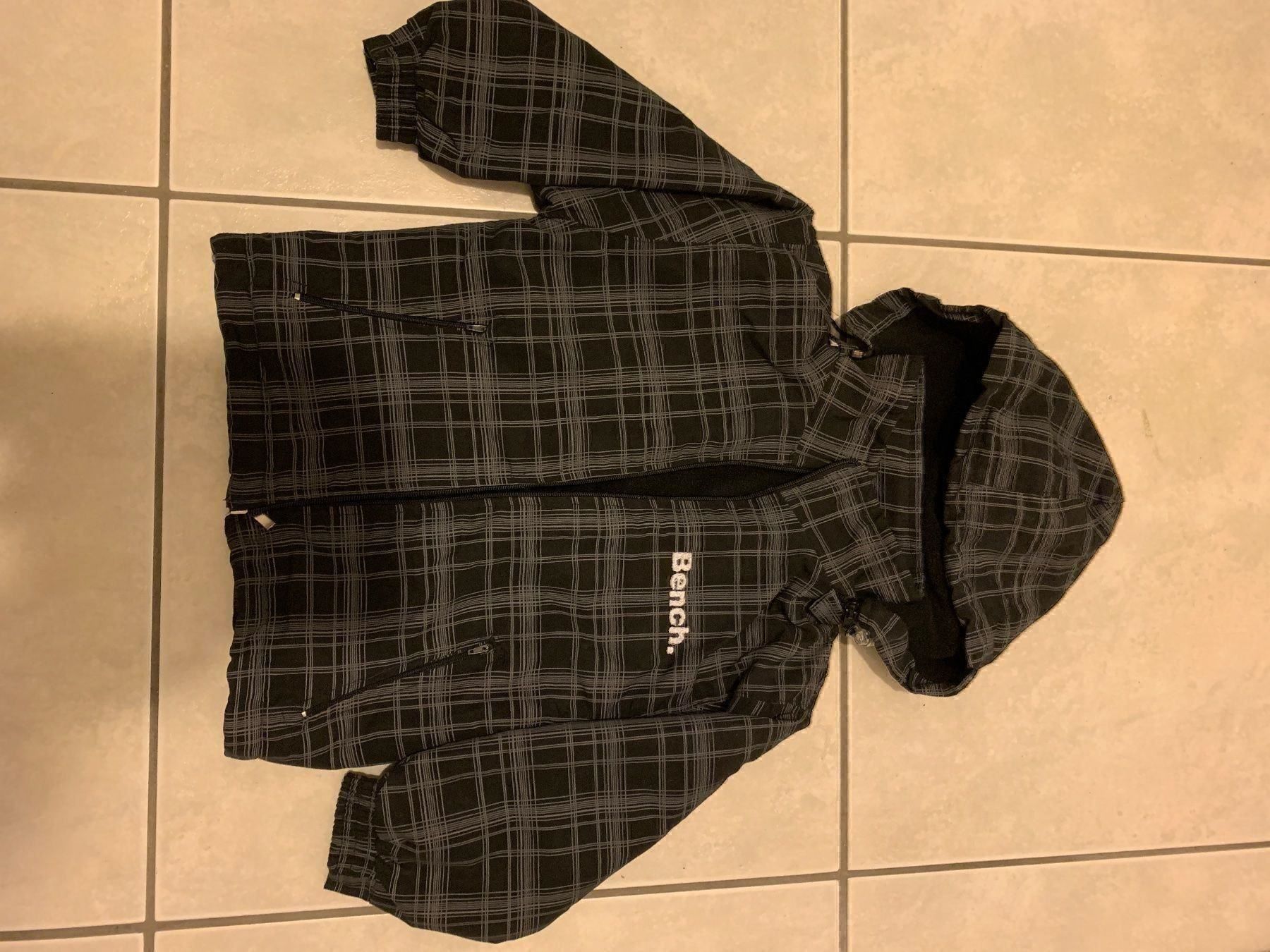 Jacken & Mäntel: Coole Jacke Bench Gr 86 – Gebraucht aus Zürich von K.St.