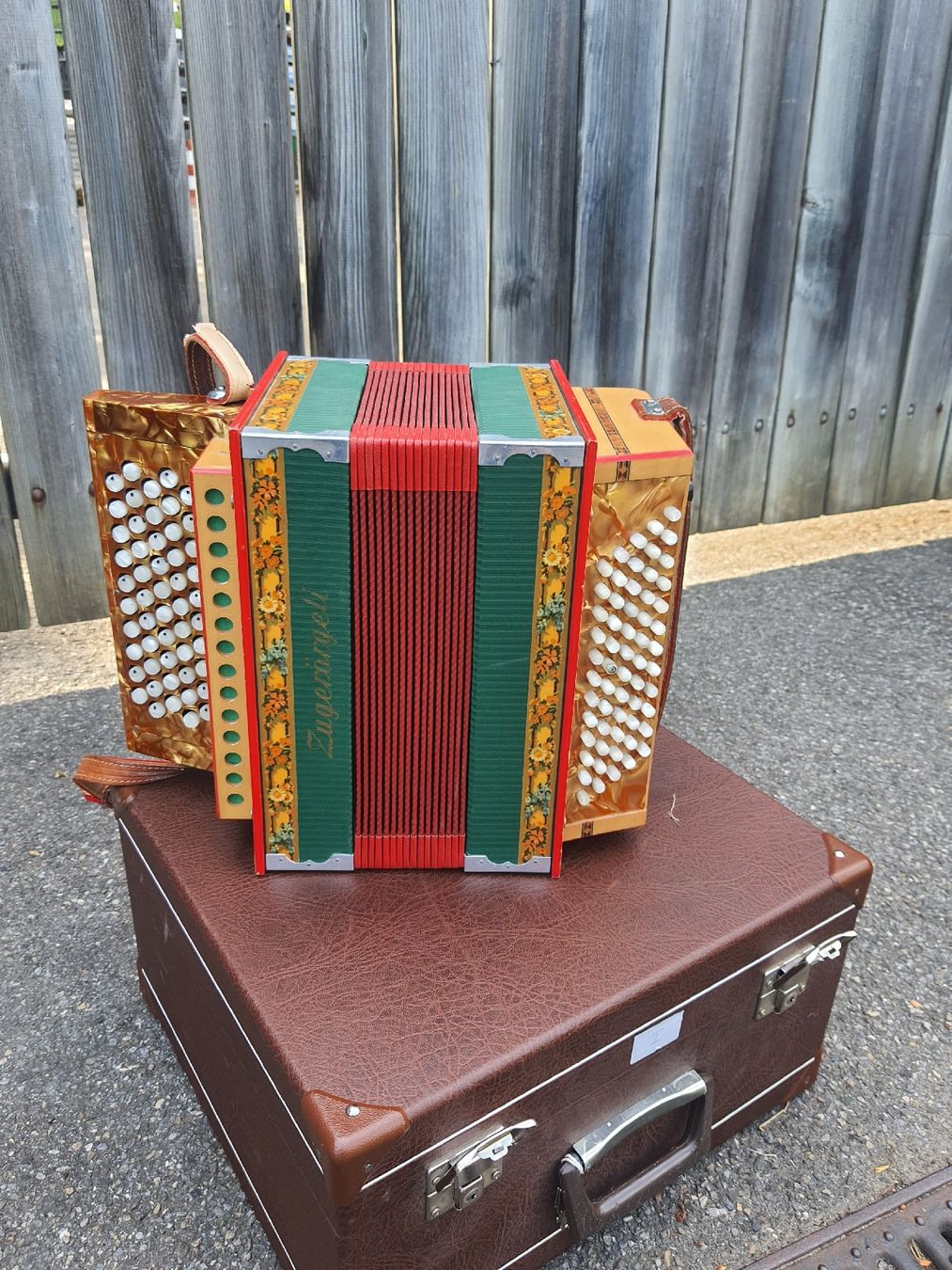 Strumenti musicali: zugerorgeli chromatique B griff  – Usato da Pont-de-la-Morge venduto da Mirabelle0