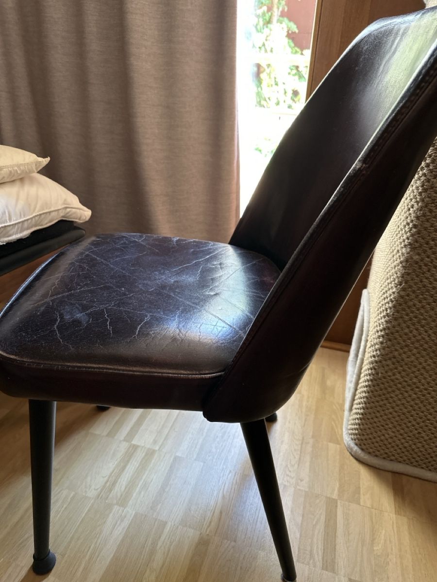 Interio Sedie: Stuhl braun Leder mit Gebrauchsspuren – Usato da Riehen venduto da sus_5czq 1