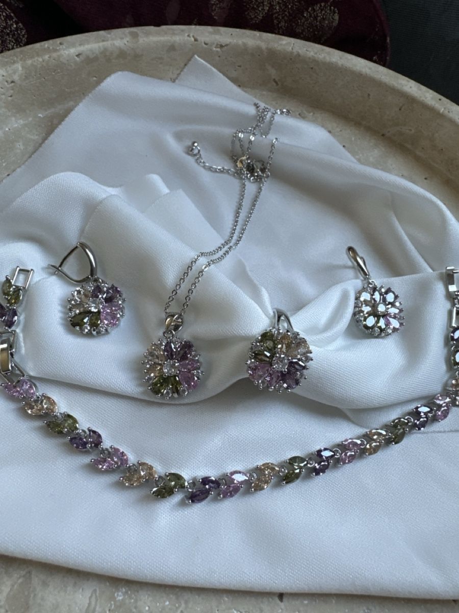 Altri gioielli: Ensemble de bijoux - Collier, boucles, bague, bracelet! – Nuovo (secondo la descrizione) da La Chaux-de-Fonds venduto da Meliha2008