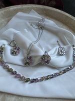 Ensemble de bijoux - Collier, boucles, bague, bracelet!