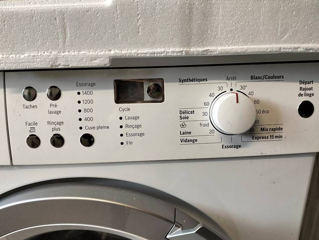 Machines à laver: Lave-linge Bosch – D'occasion à Genève par Ruiz.GuillenI 2