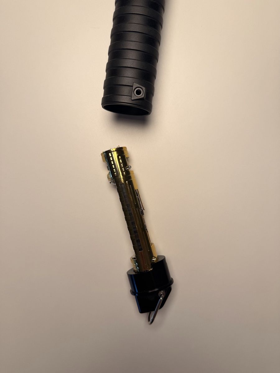 Altro per Film & Serie: Mando Lichtschwert leichte Gebrauchs Spuren  – Usato da Buchs venduto da nev_vc9k 1