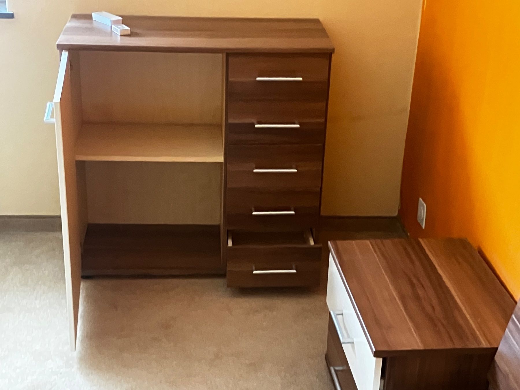 Lits: Schlafzimmer komplett – D'occasion à Wald ZH par cat_75j2 5