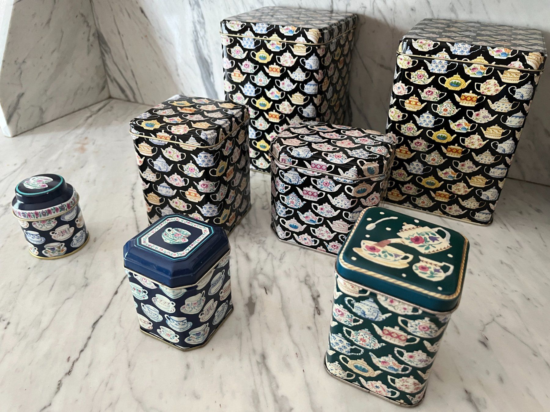 Autres décorations & accessoires: 30 Teedosen  Blechdosen – D'occasion à Lützelflüh-Goldb par Fresu8 2