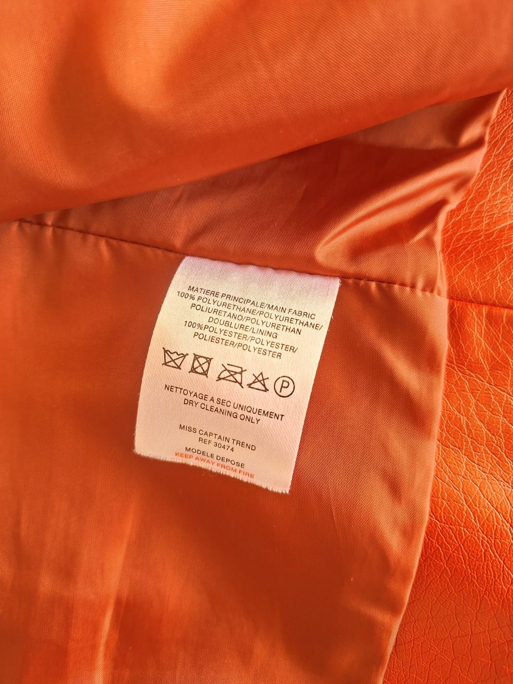 Giacche: Veste rouge entre saison – Usato da La Sarraz venduto da Mbeatles 2