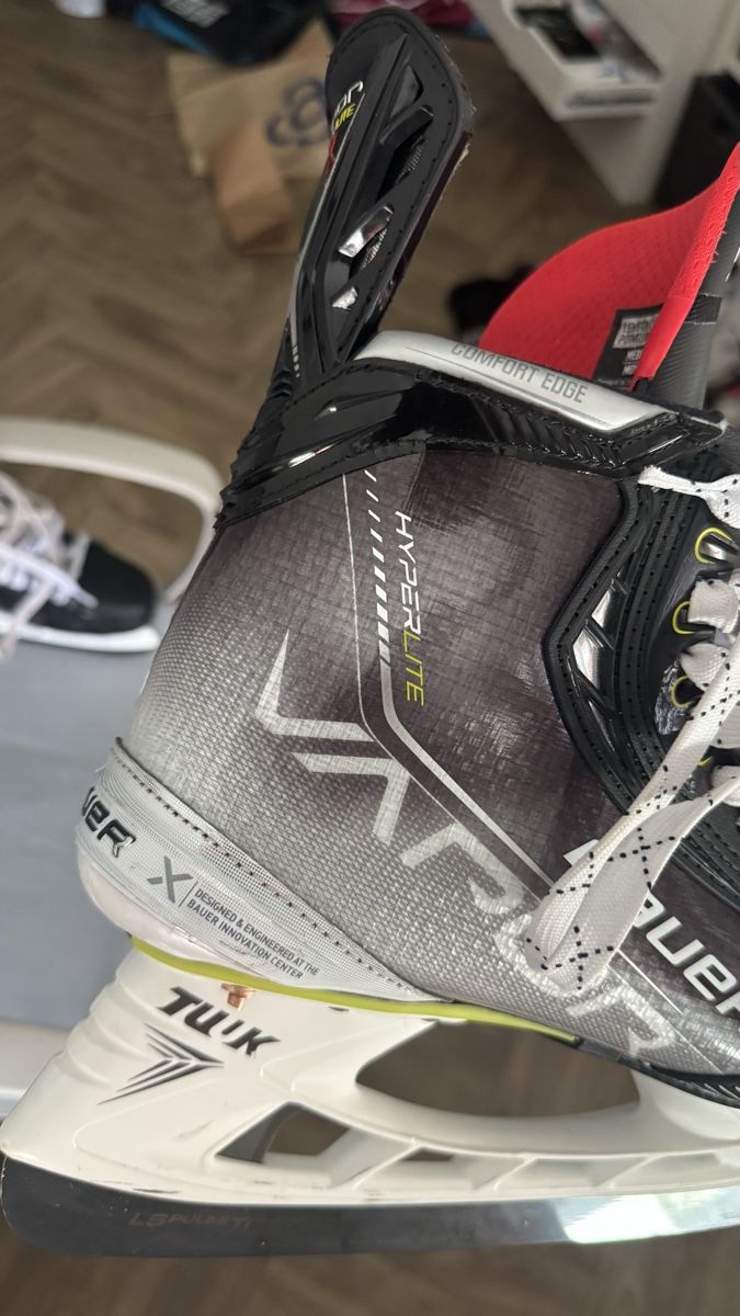 Bauer Schlittschuhe: Bauer Schlittschuhe Vapor Hyperlite Grösse 9.5 FT – Gebraucht aus Aesch BL von Jo13jo 2