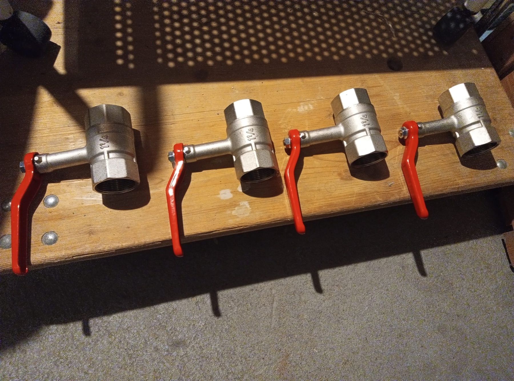 Rubinetteria: 4 x messing Kugelhann 5/4" – Nuovo (secondo la descrizione) da Bienne venduto da Daniel_Schader 1