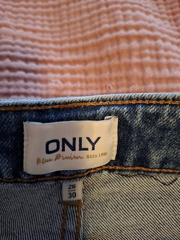 Only Jeans: Only Straight Jeans Grösse 26/30 – Gebraucht aus Wattwil von miz_6cvq 2