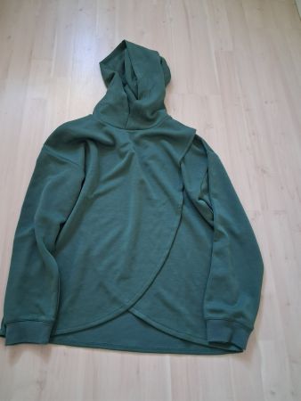 PULLI MIT KAPZE