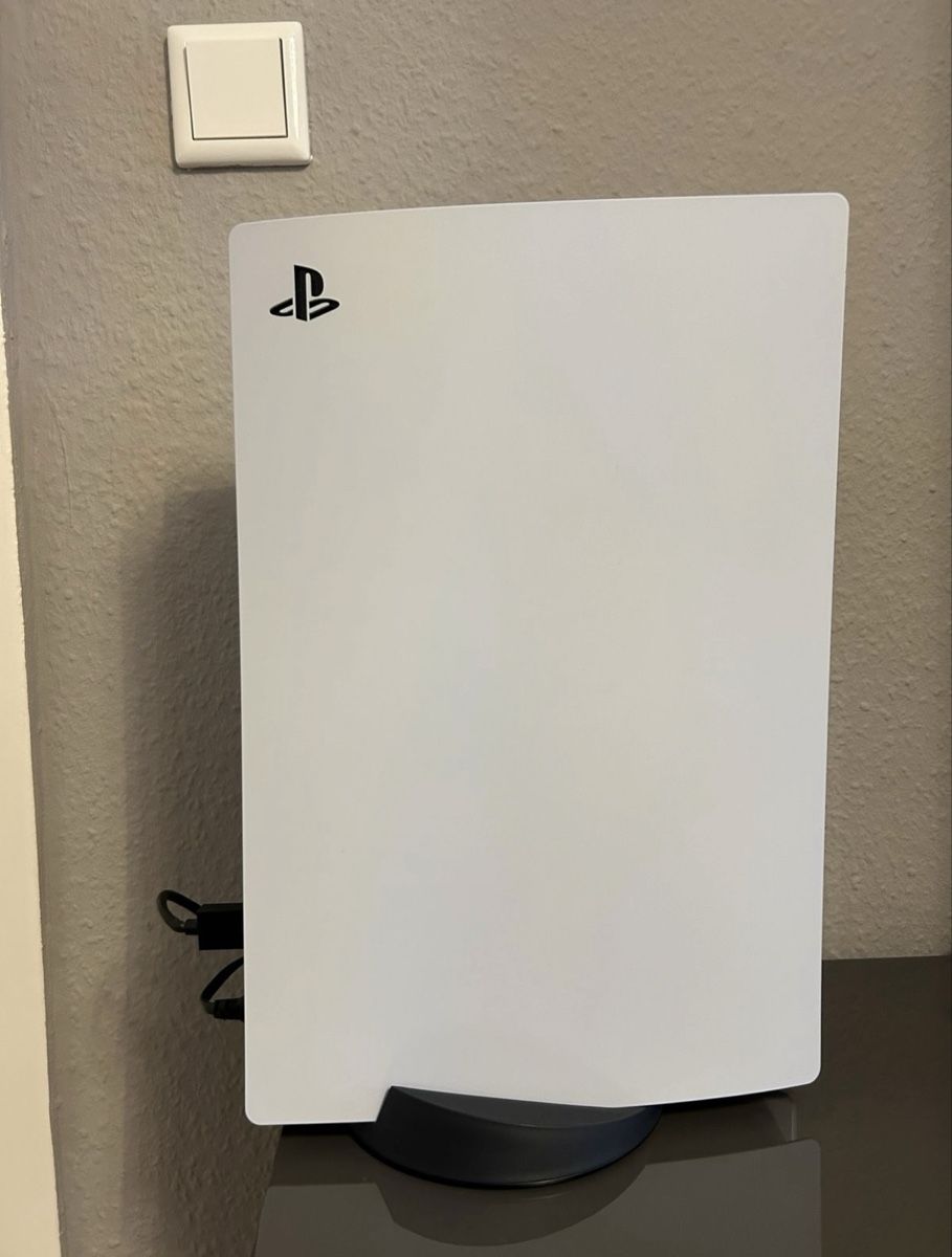 Sony Console: PlayStation 5 Disc Edition 2 Controller inkl  – Usato da Wallenwil venduto da Haenggijoergjosef 5