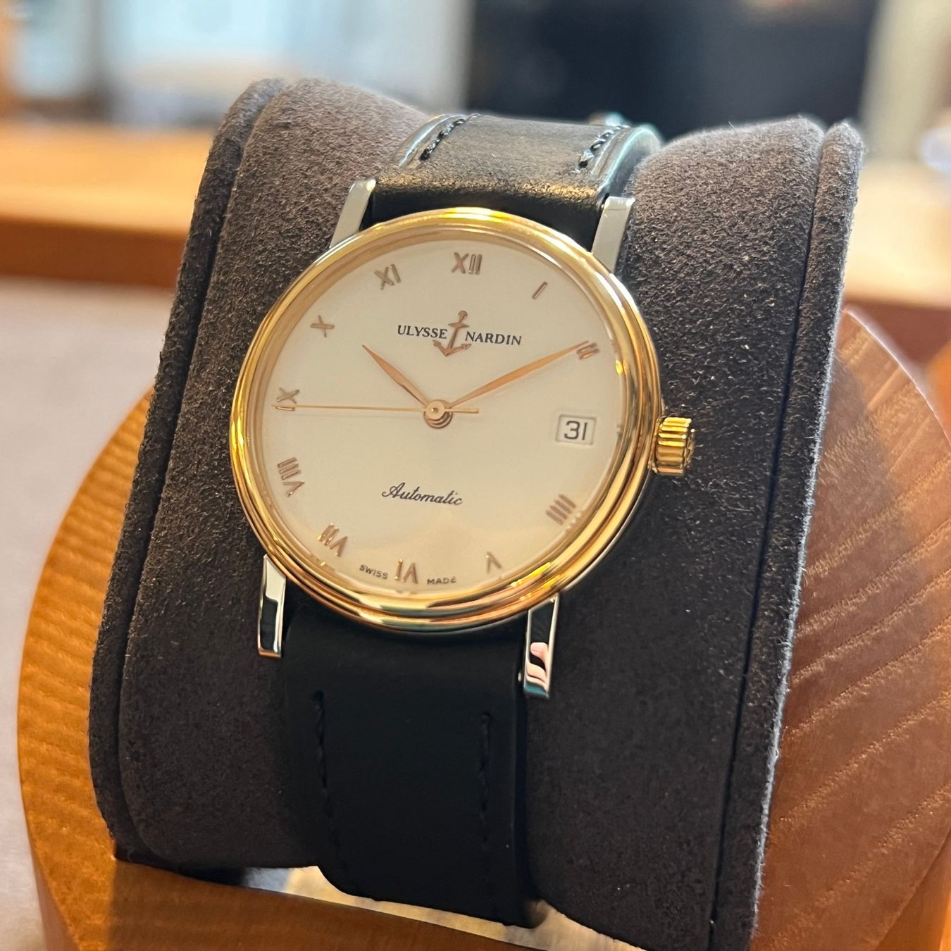 Ulysse Nardin Orologi: Ulysse Nardin Automatic Date Gold Bezel 135-22 – Usato da Carouge GE venduto da Watchaser 2