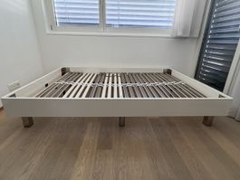 Hochwertiges Bett, Möbelpfister mit verstellbarem Lattenrost