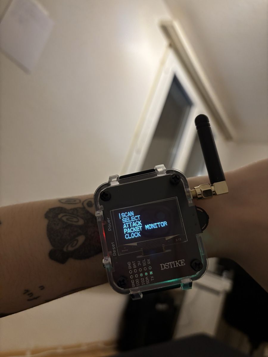 Smartwatch: DSTIKE deauther watch – Neu (gemäss Beschreibung) aus Zürich von AitanaMueller1 1