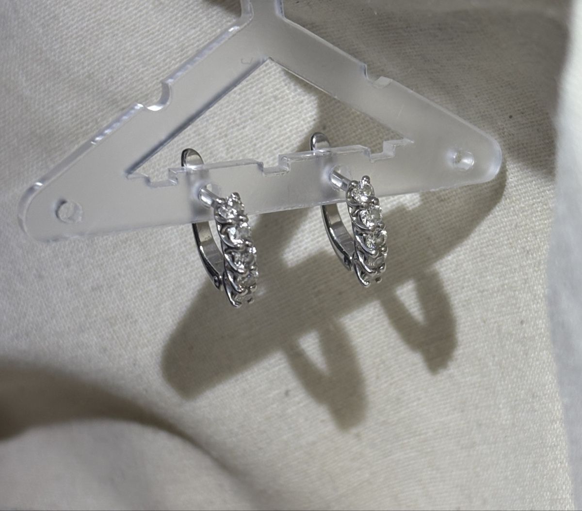 Boucles d'oreille: 14k White Gold Earrings with Diamonds  – D'occasion à Nyon par My_wardrobe 2