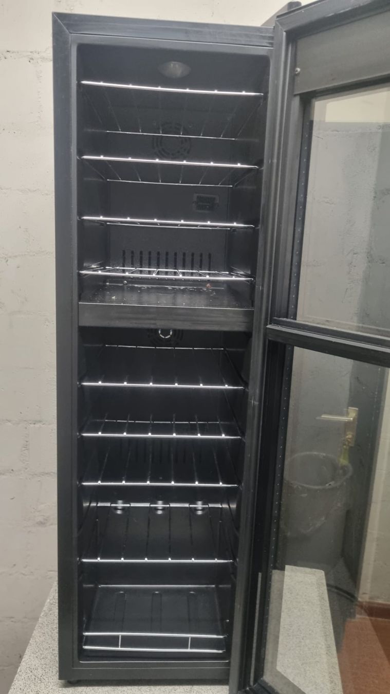 Frigoriferi: Coldtec THD28 - 2 Zonen Weinkühlschrank – Usato da Oberengstringen venduto da George0070