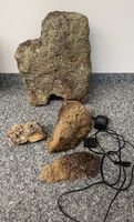 Brunnen Stein / Dekoration Felsen mit Pumpe guter Zustand