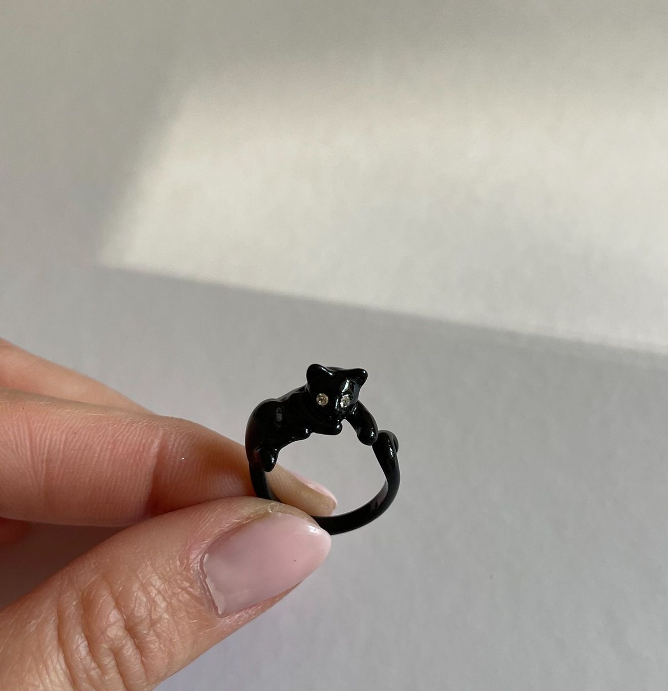 Anelli: Jolie bague en forme de chat – Nuovo e nell'imballaggio originale da Genève venduto da Annilu 1