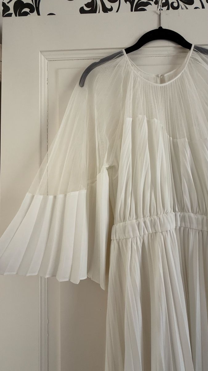 Kleider: BCBGMaxazria White Long Dress – Gebraucht aus Corsier-sur-Vevey von Kristina.Nova 3