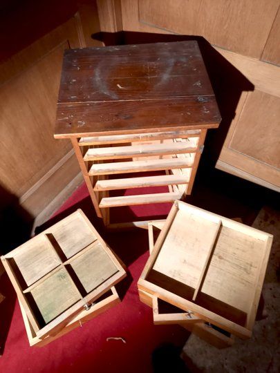 Cassettiere: Meuble d'horloger – Usato da Ponts-de-Martel venduto da Henri-Louis 5