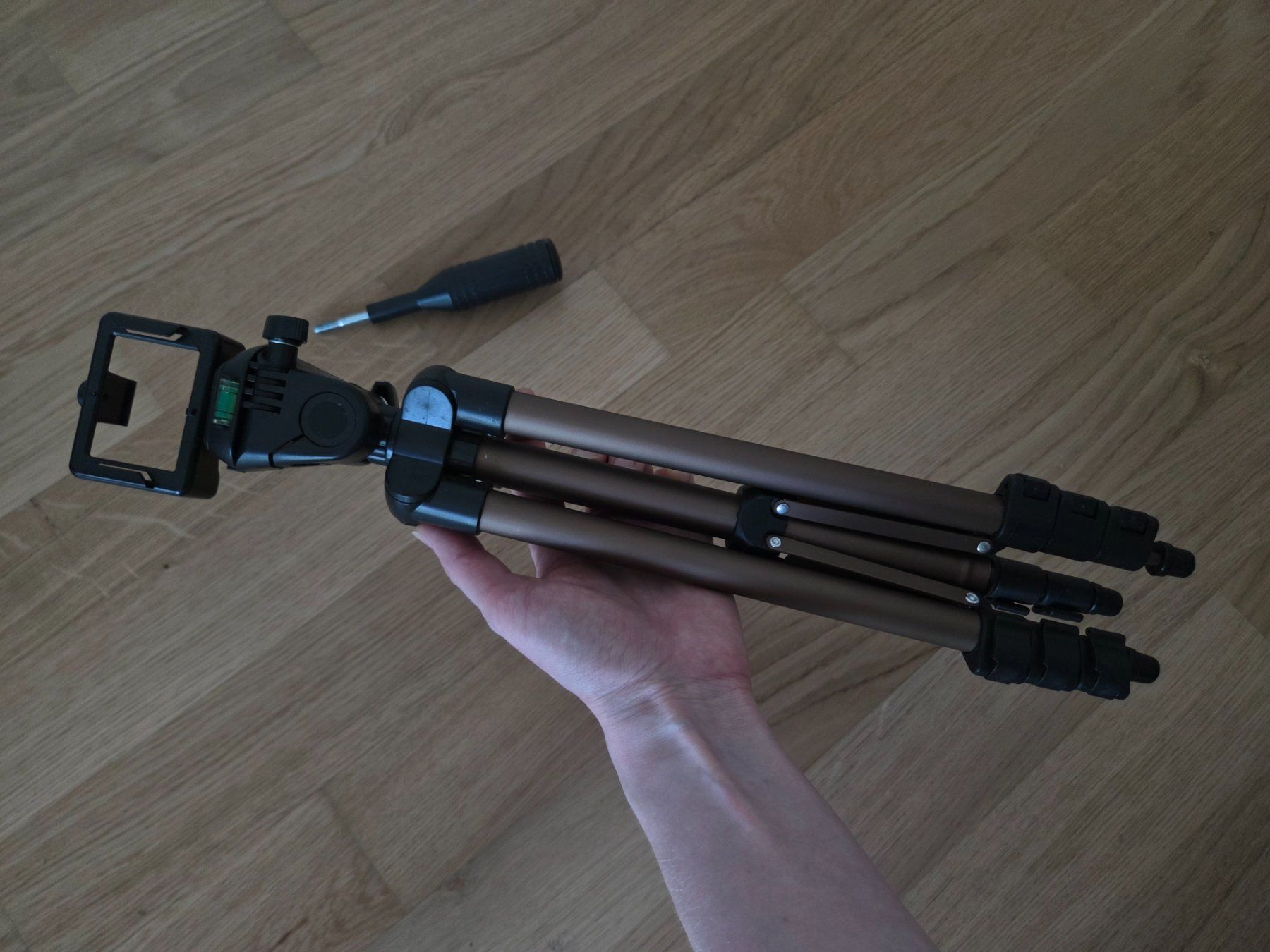 Hama Treppiedi & Teste: Tripod (Hama Start 5) – Usato da Dübendorf venduto da nil_dc8k