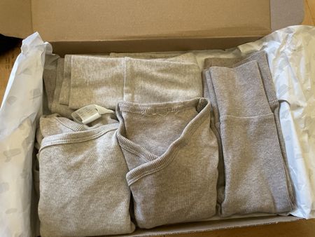 Bodys und Leggings mit Mitwachsfunktion Gr. 68