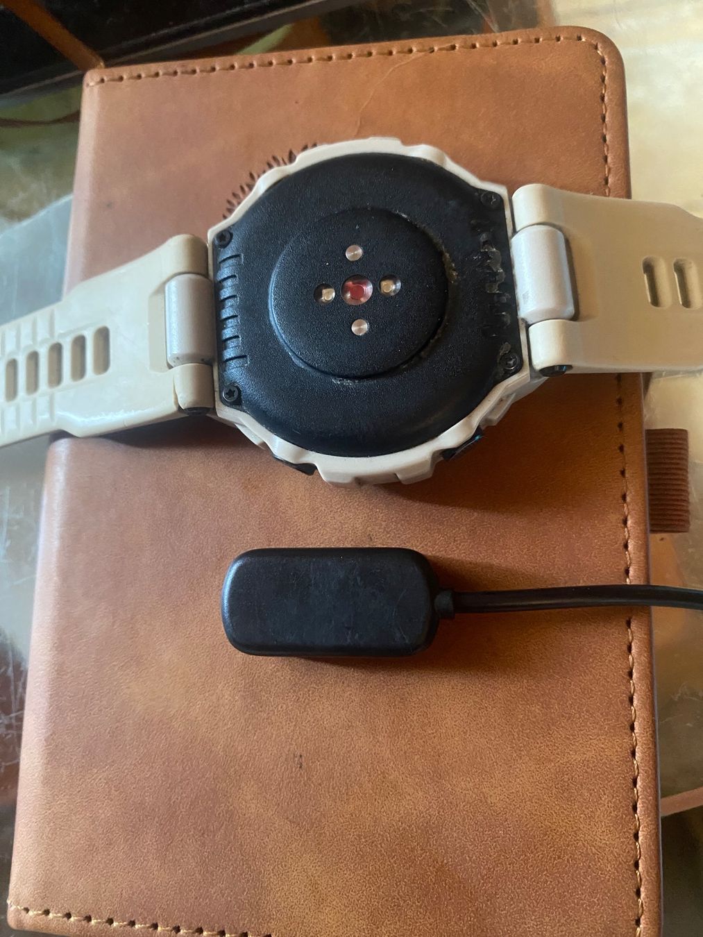 Amazfit Smartwatch: Montre AMAZFIT T-REX sable – D'occasion à Les Moulins par mst_r2cm 3