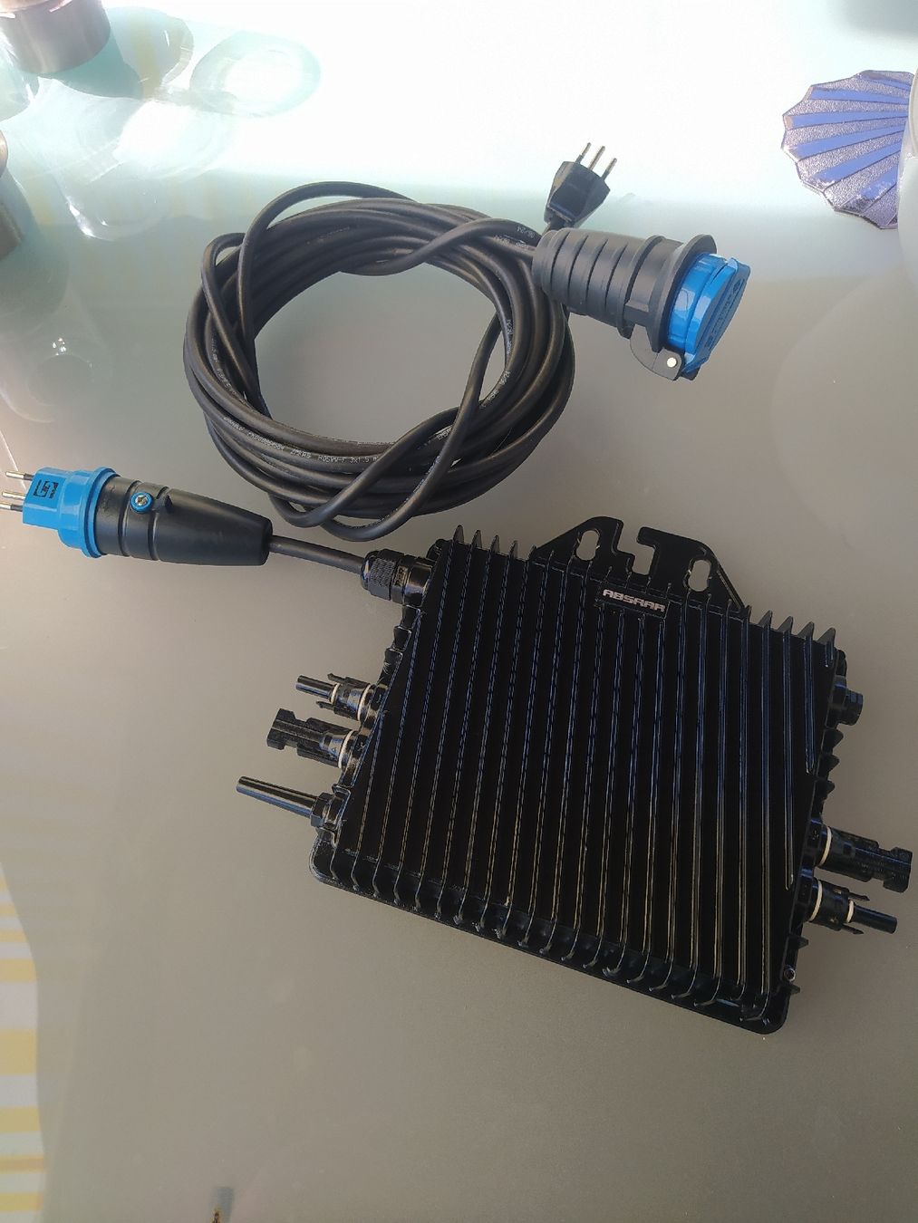Onduleurs: Microinverter - Balkonkraftwerk – D'occasion à Weiningen ZH par Vitanyi