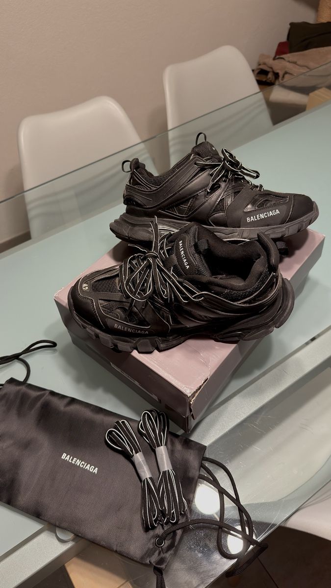 Balenciaga Scarpe da uomo: Balenciaga track taille 42 – Usato da Bramois venduto da thomaasv2