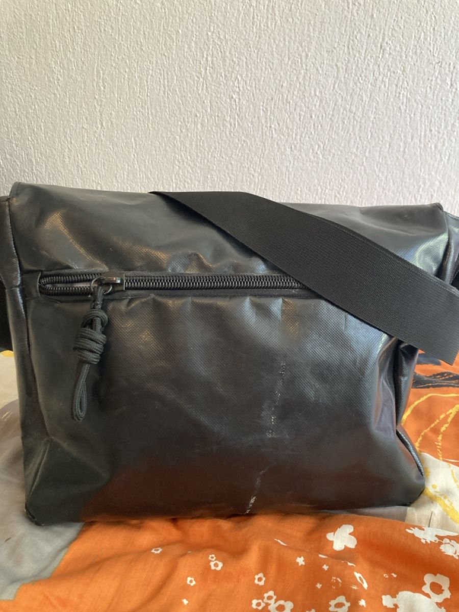Freitag Taschen: Messenger Bag Black & White   – Gebraucht aus Zürich von sele_x 9