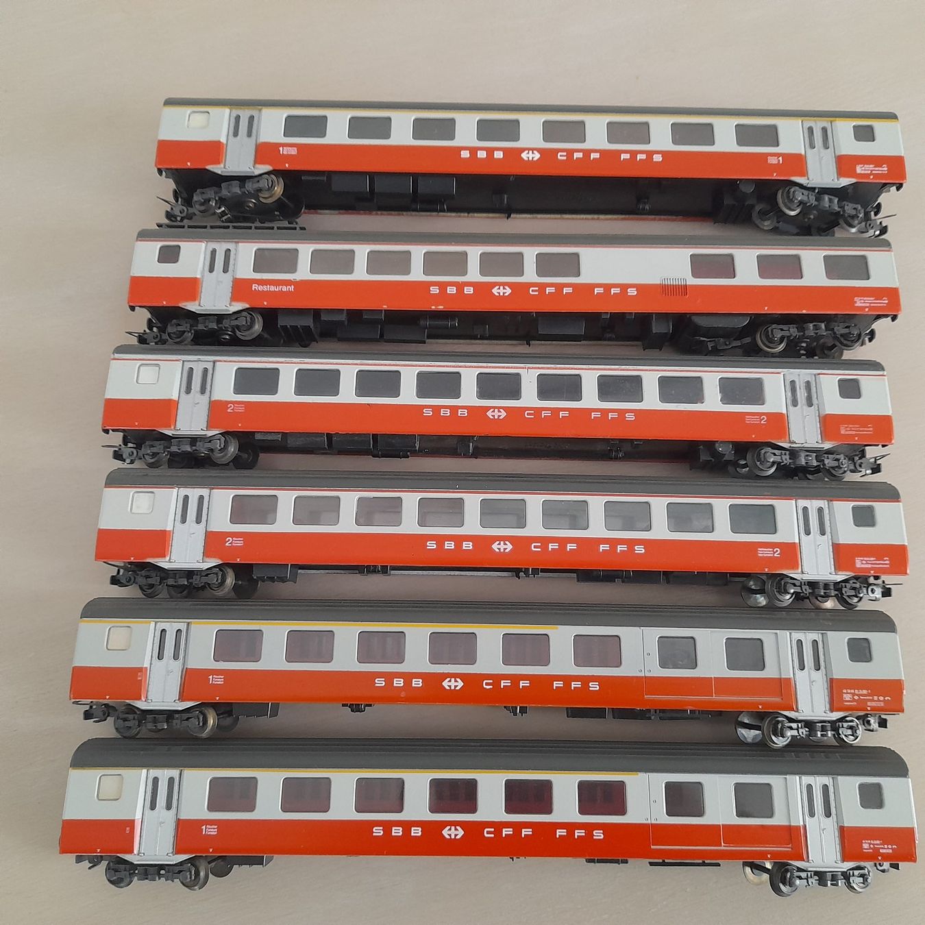 Liliput Modellini di ferrovie: Composition Swiss Express – Usato da Auvernier venduto da gandalf08