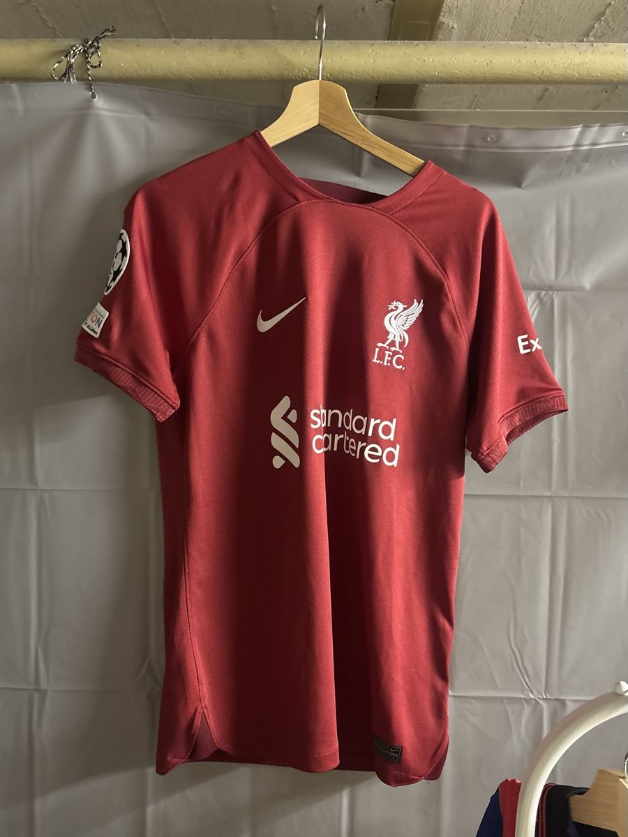 Canottiere & Pantaloni: Liverpool Trikot – Usato da Basel venduto da eli_n5yh