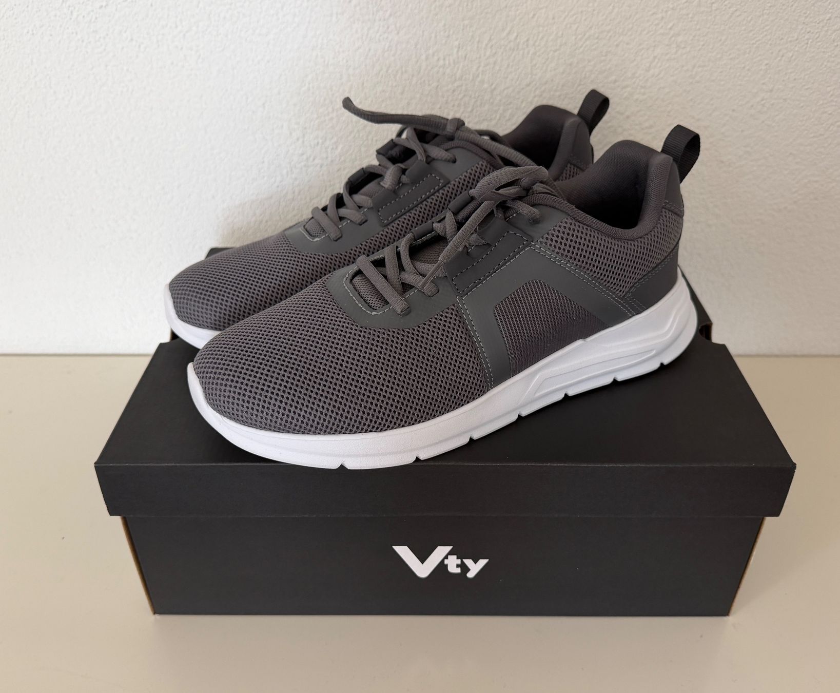 46 Nord Chaussures hommes: Sneaker Schuhe 41   NEU – Neuf avec emballage d'origine à Aarau par Ahoffa