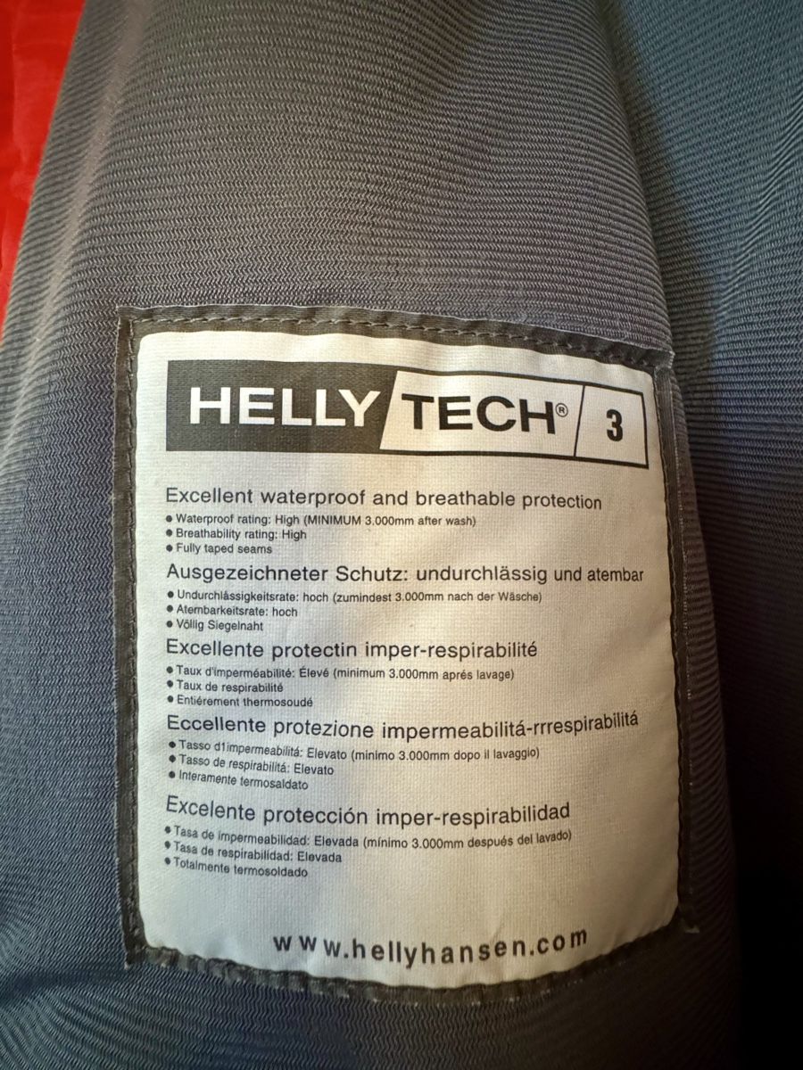 Helly Hansen Jacken & Mäntel: Helly Hansen Winterjacke / Ski- / Snowboard-Jacke – Gebraucht aus Männedorf von sam_rx5z 6