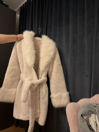 Damen Kunstfellmantel beige mit Gürtel guter Zustand