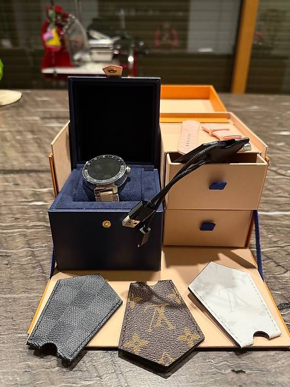 Smartwatch: Louis Vuitton Smartwatch – Usato da Nendeln venduto da ape_pv5k 3