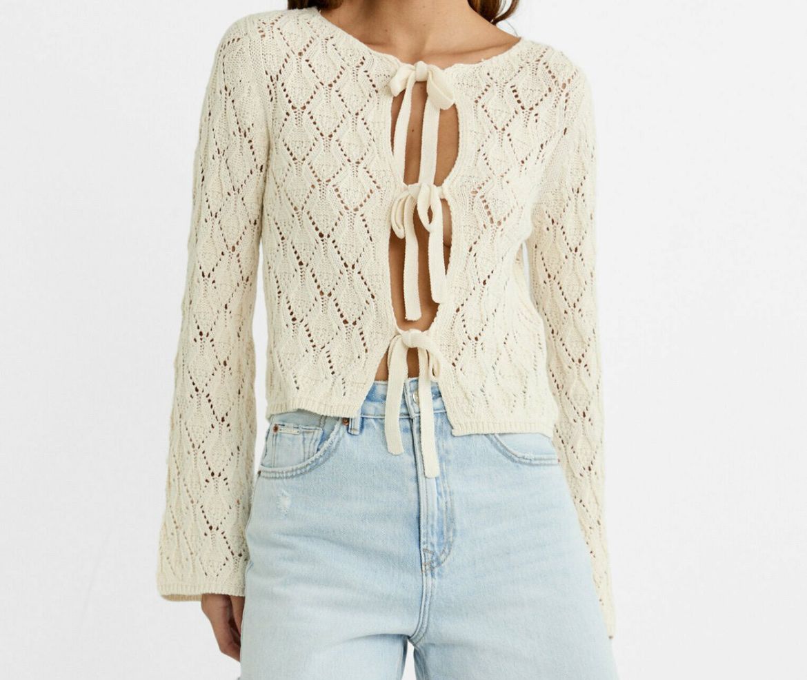 Stradivarius Maglioni & Felpe: Beige Strickjacke mit Cutwork Stradivarius – Usato da Gachnang venduto da todressgolden 4