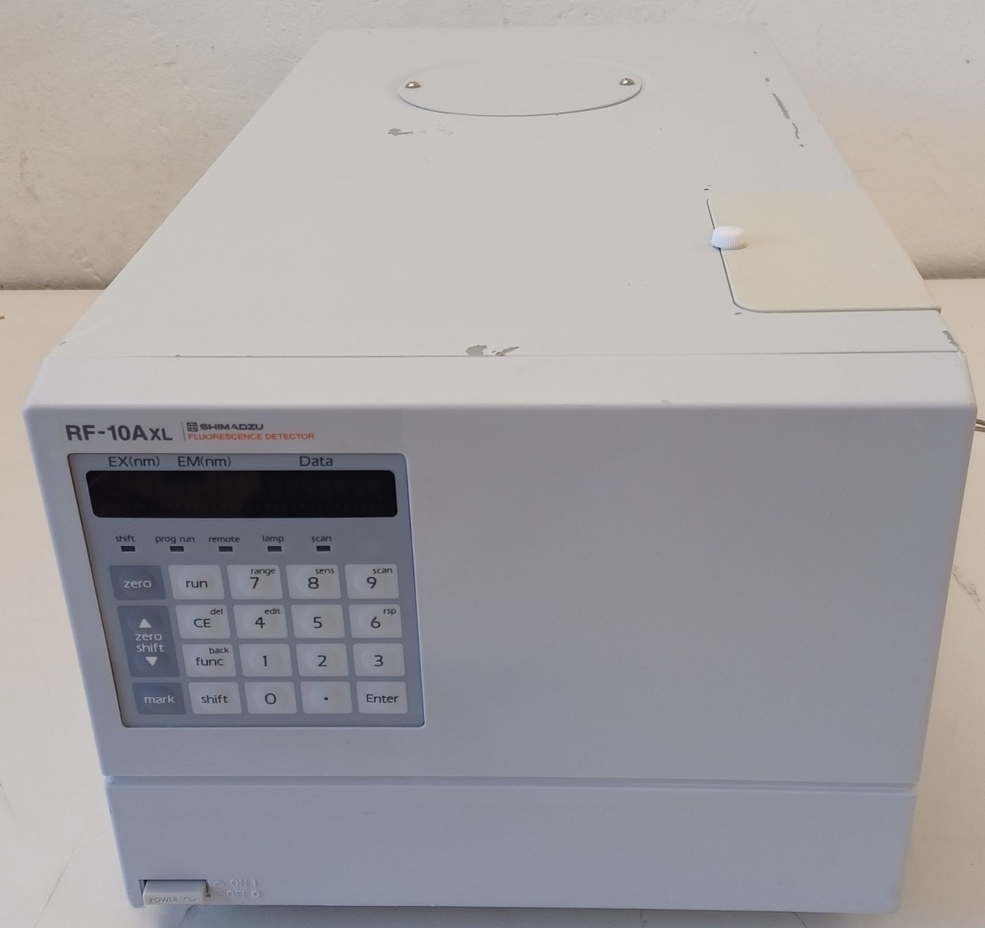 Laborzubehör: Shimadzu RF-10AXL HPLC Fluorescence Detector – Defekt aus Niederdorf von LeptonAG_Labor 1