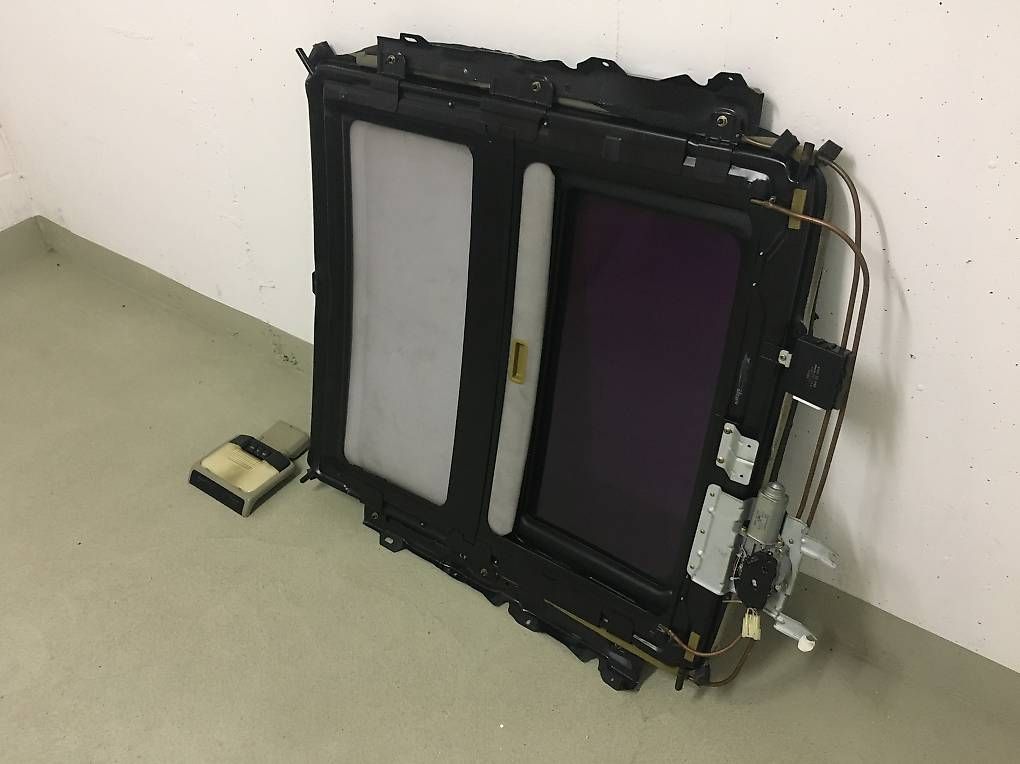 Tutti pezzi di ricambio auto: OEM Mitsubishi Colt CA0/CAO Dachfenster-Set – Usato da Gipf-Oberfrick venduto da CNe 4