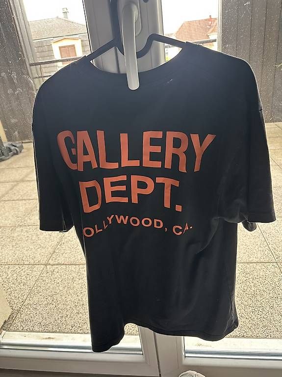 T-shirt: Gallery Dept Tshirt – Usato da Basel venduto da pau_s6pv 1