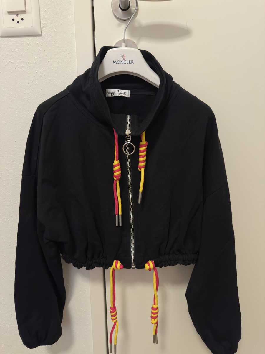 Costumi: Schwarzer Trainingsanzug von Tobetoo, Grösse M, – Usato da Jonen venduto da rdi_qj9p 1